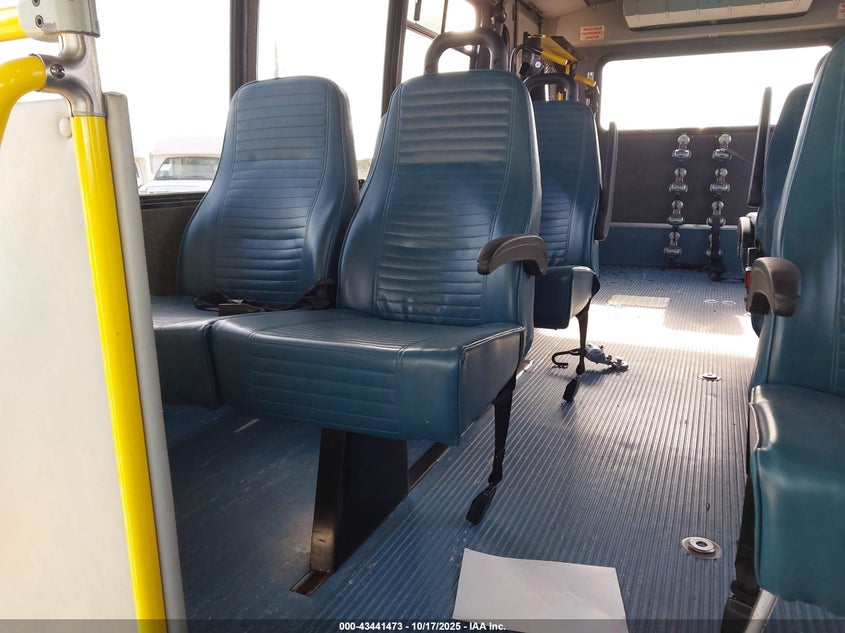 2017 Ford E-450 Cutaway VIN: 1FDFE4FS5HDC67338 Lot: 43441473