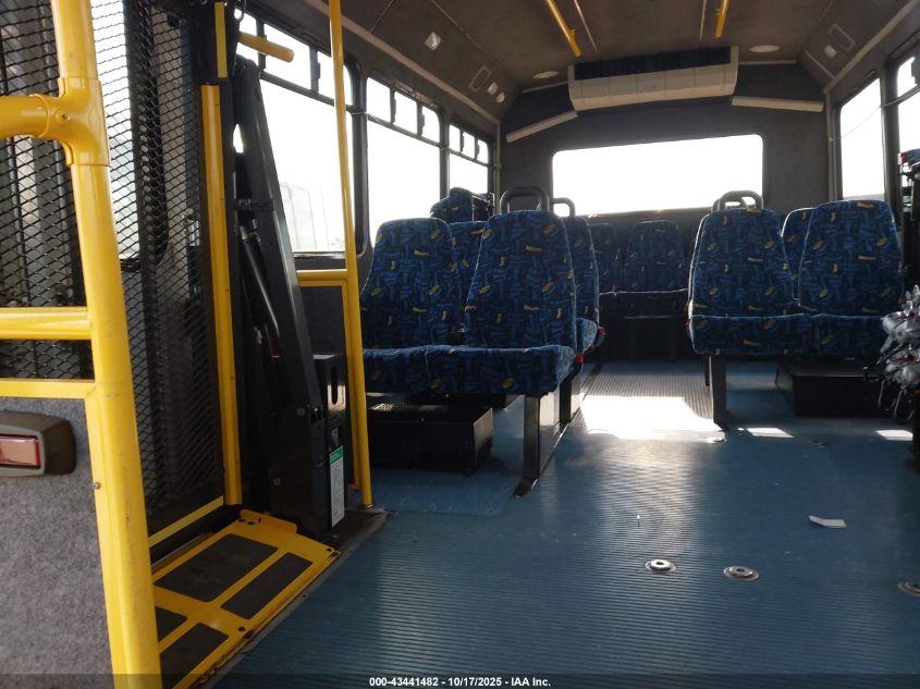 2017 Ford E-450 Cutaway VIN: 1FDFE4FSXHDC77718 Lot: 43441482