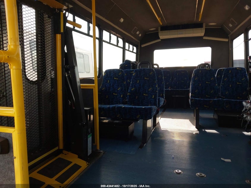 2017 Ford E-450 Cutaway VIN: 1FDFE4FSXHDC77718 Lot: 43441482