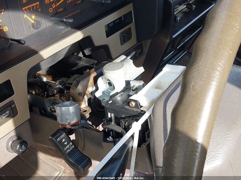 1988 Nissan Pathfinder VIN: JN8HD16Y0JW025560 Lot: 43441649