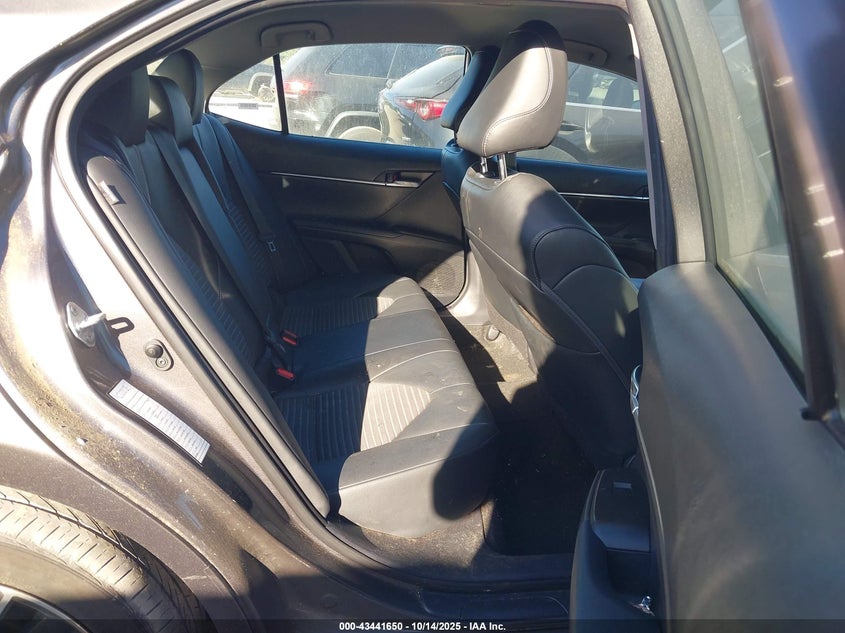 4T1G11AK3MU456800 2021 TOYOTA CAMRY photo no. 8