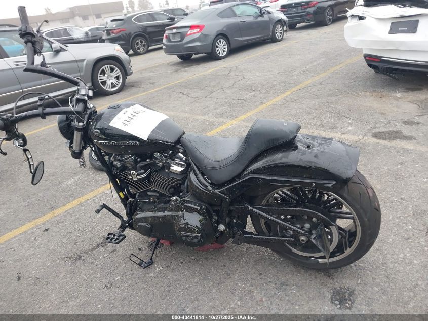 2018 Harley-Davidson Fxbrs Breakout 114 VIN: 1HD1YHK38JC065969 Lot: 43441814