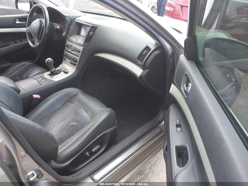JNKBV61E18M226123 2008 INFINITI G photo no. 5