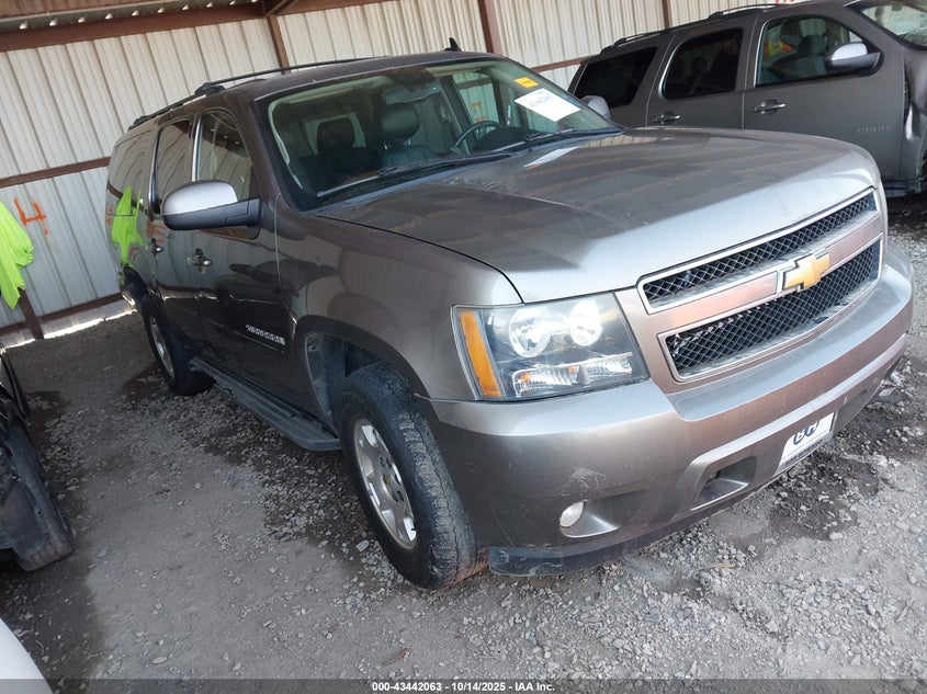 CHEVROLET SUBURBAN LT