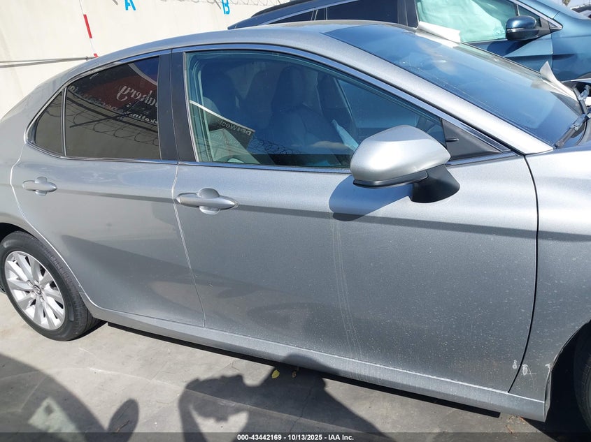4T1B11HK3KU260143 2019 TOYOTA CAMRY photo no. 14
