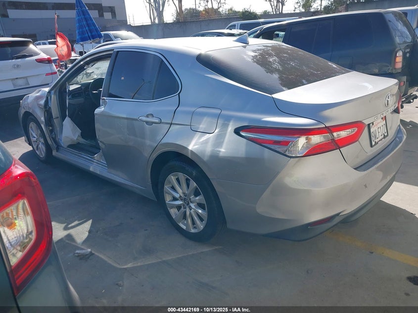 4T1B11HK3KU260143 2019 TOYOTA CAMRY photo no. 3
