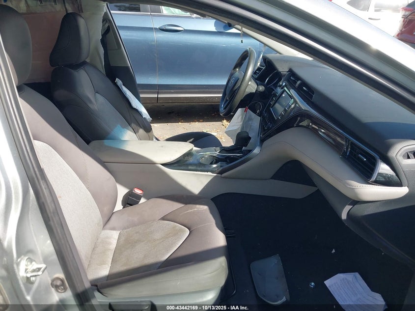 4T1B11HK3KU260143 2019 TOYOTA CAMRY photo no. 5