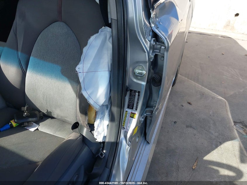 4T1B11HK3KU260143 2019 TOYOTA CAMRY photo no. 6