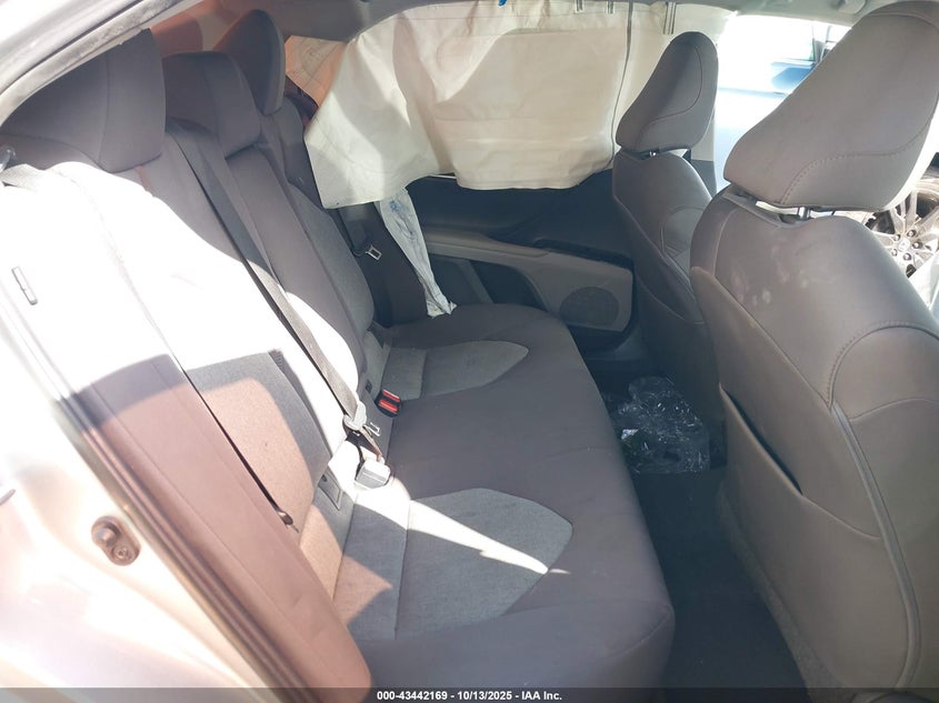 4T1B11HK3KU260143 2019 TOYOTA CAMRY photo no. 8