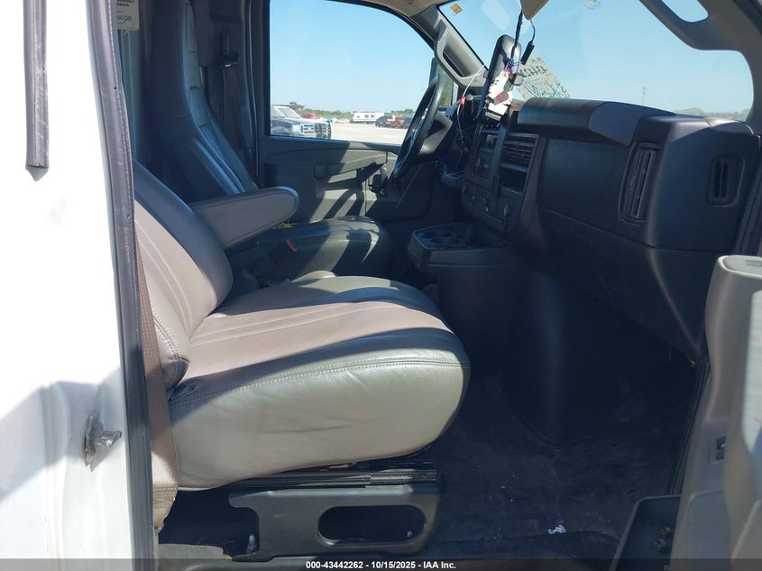 2017 Chevrolet Express Cutaway Work Van VIN: 1GB0GRFF3H1337297 Lot: 43442262