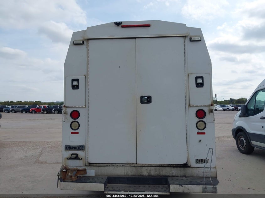 2017 Chevrolet Express Cutaway Work Van VIN: 1GB0GRFF3H1337297 Lot: 43442262