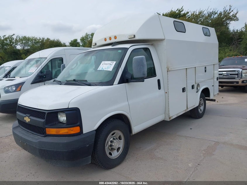 1GB0GRFF3H1337297 2017 CHEVROLET EXPRESS photo no. 2