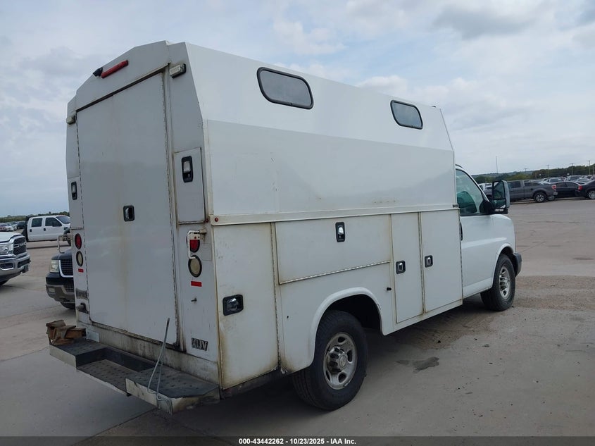 1GB0GRFF3H1337297 2017 CHEVROLET EXPRESS photo no. 4