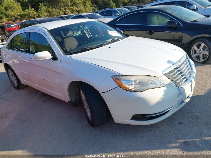 CHRYSLER 200 LX