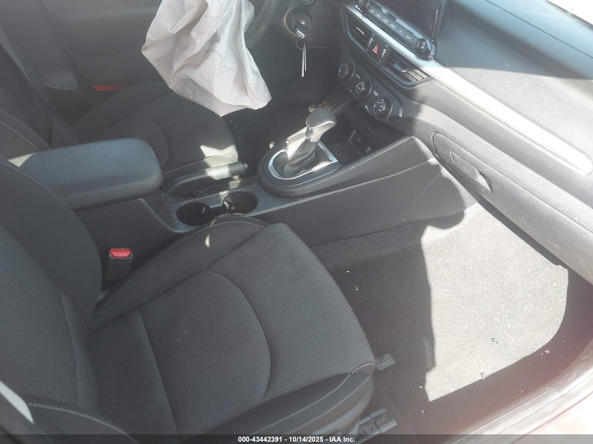3KPF24AD4RE750955 2024 KIA FORTE photo no. 5