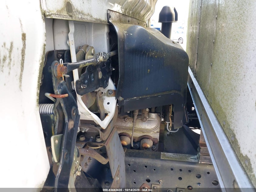 2006 Isuzu W3S042 Npr Gas Reg VIN: 4KLB4B1U16J800299 Lot: 43442435