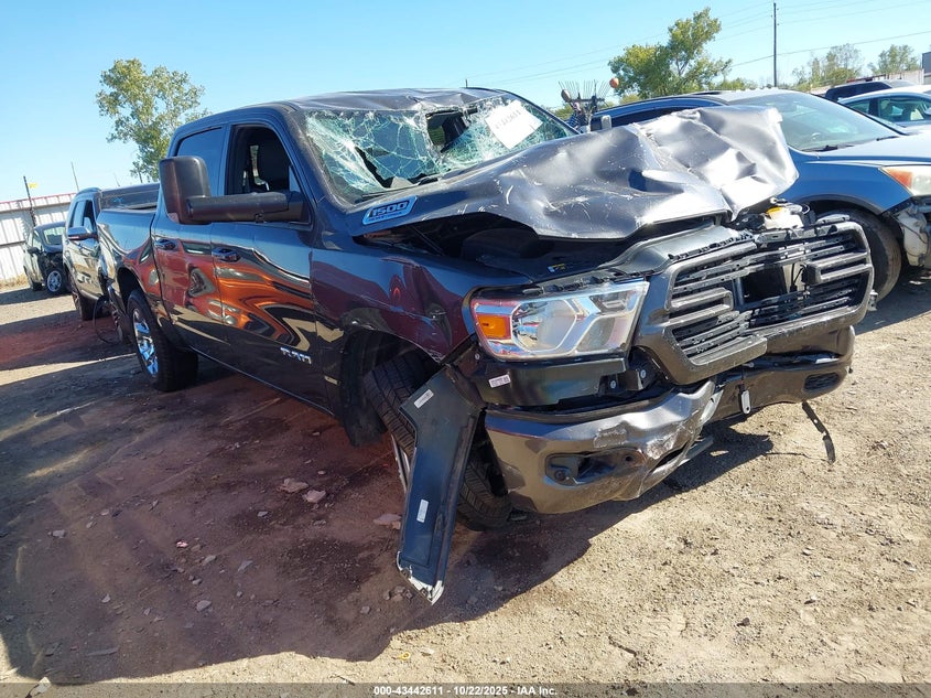 RAM 1500 BIG HORN 4X4 5 7 BOX