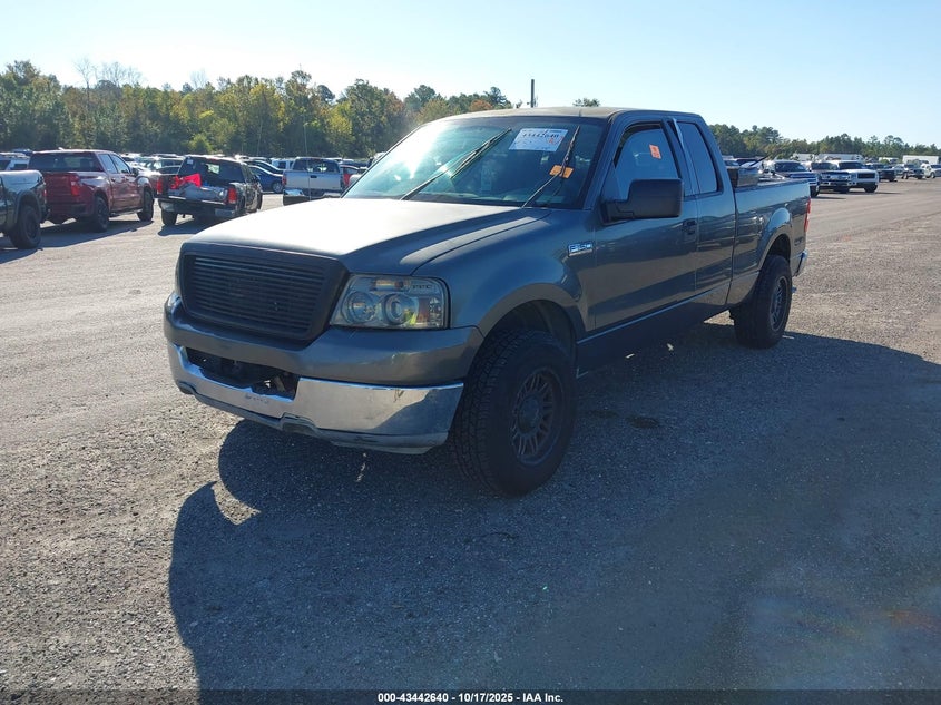 1FTPX12574NB54237 2004 FORD F-150 photo no. 2