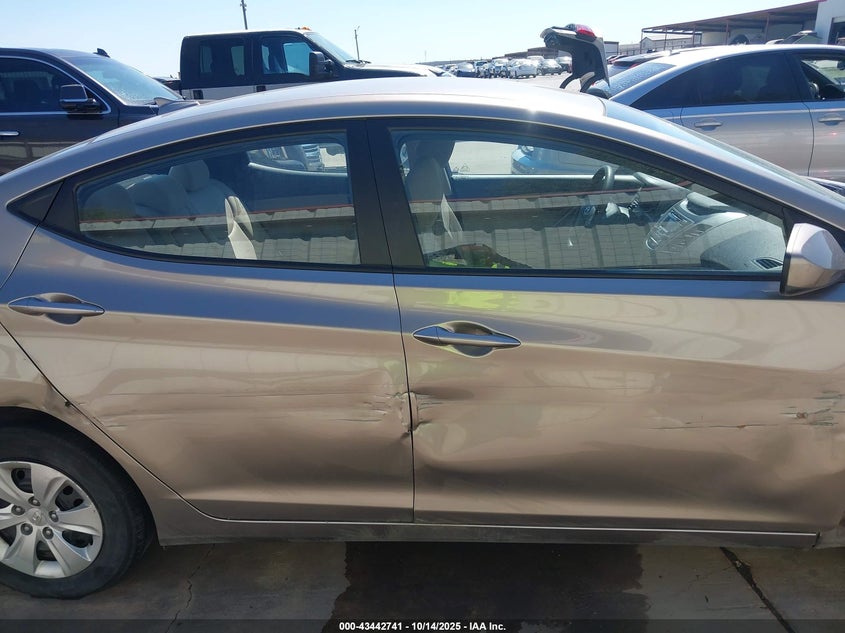 2016 HYUNDAI ELANTRA SE 5NPDH4AE9GH714380