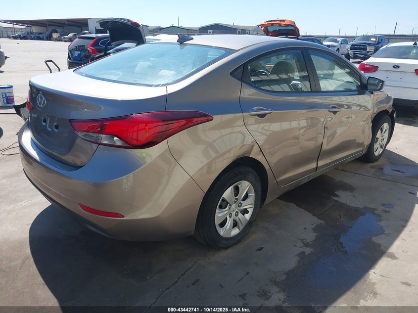 2016 HYUNDAI ELANTRA SE 5NPDH4AE9GH714380
