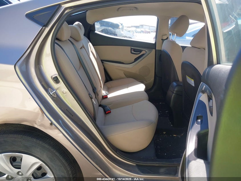 2016 HYUNDAI ELANTRA SE 5NPDH4AE9GH714380