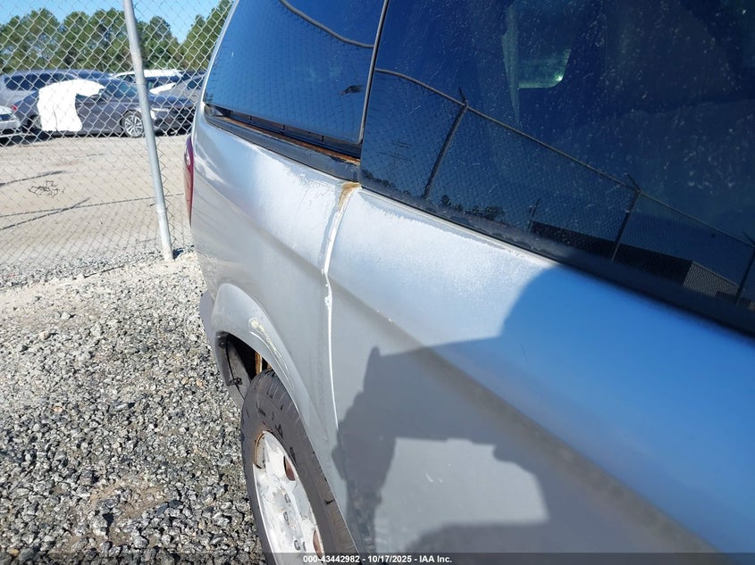 2003 Dodge Caravan Se VIN: 1D4GP25343B272636 Lot: 43442982