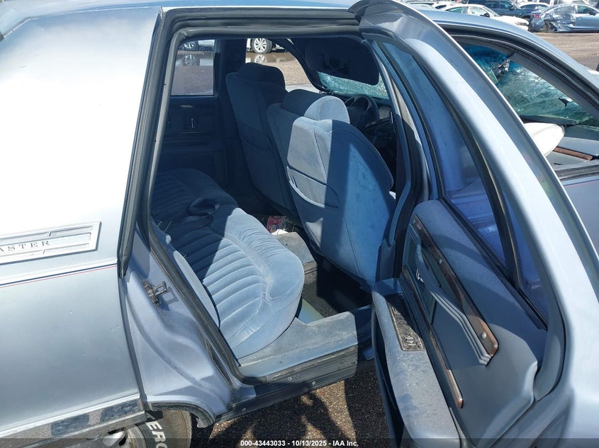 1994 Buick Roadmaster VIN: 1G4BN52P8RR419882 Lot: 43443033