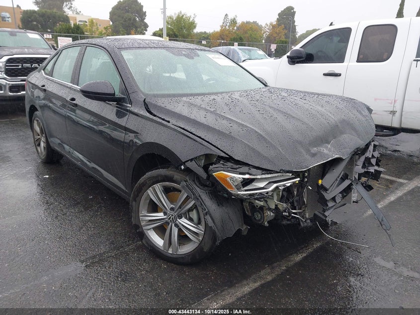 VOLKSWAGEN JETTA 1.5T SE