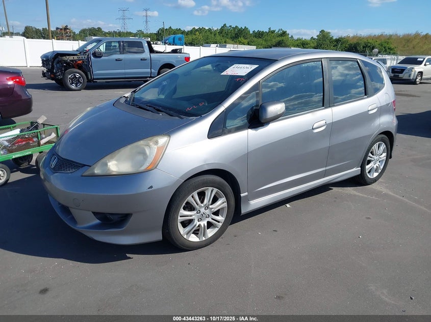 JHMGE8H45AS018195 2010 HONDA FIT photo no. 2