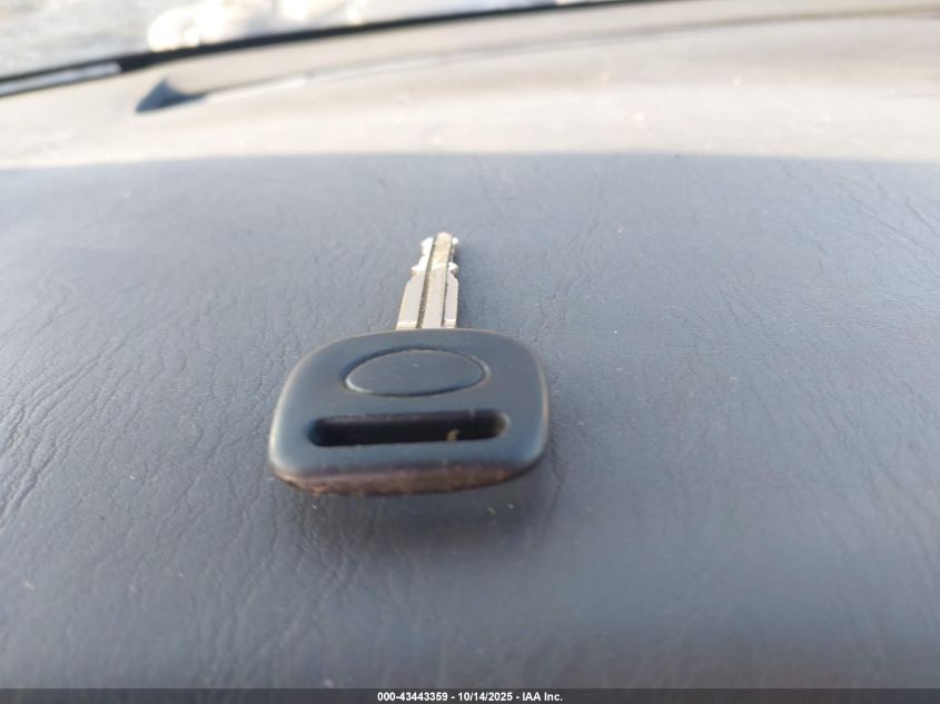 1998 Toyota Camry Le VIN: JT2BG22K0W0121630 Lot: 43443359