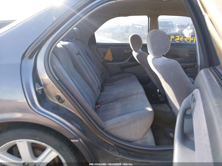 1998 Toyota Camry Le VIN: JT2BG22K0W0121630 Lot: 43443359