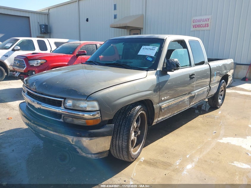 2GCEC19TX11329231 2001 CHEVROLET SILVERADO photo no. 2