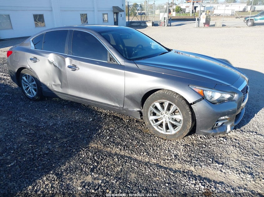 INFINITI Q50 PREMIUM