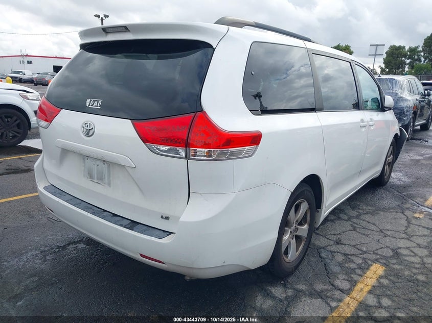 5TDKK3DC4ES489483 2014 TOYOTA SIENNA photo no. 4