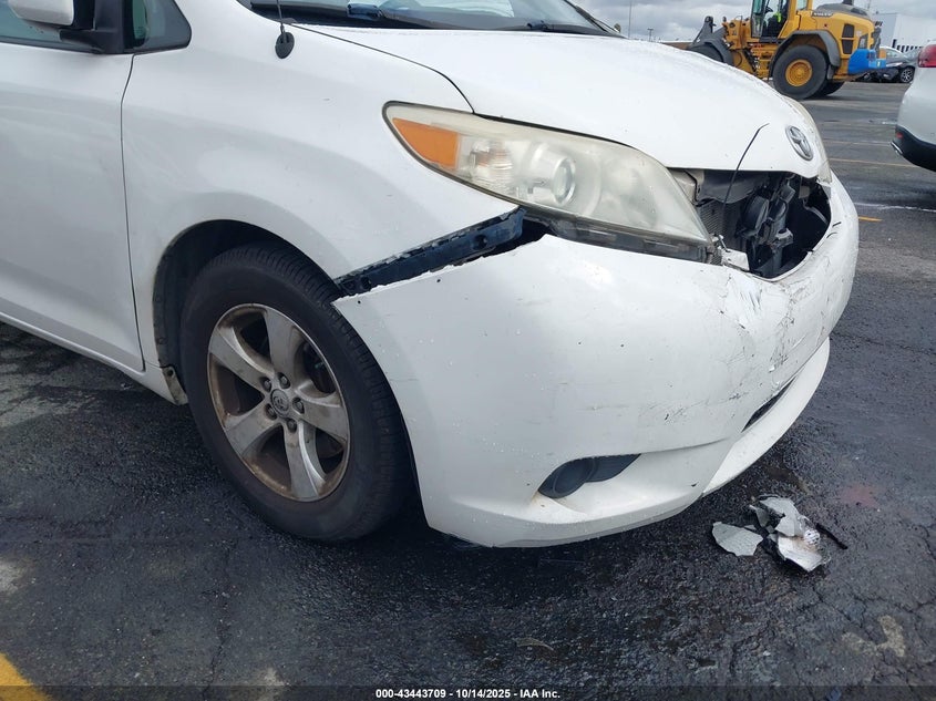 2014 Toyota Sienna Le V6 8 Passenger VIN: 5TDKK3DC4ES489483 Lot: 43443709