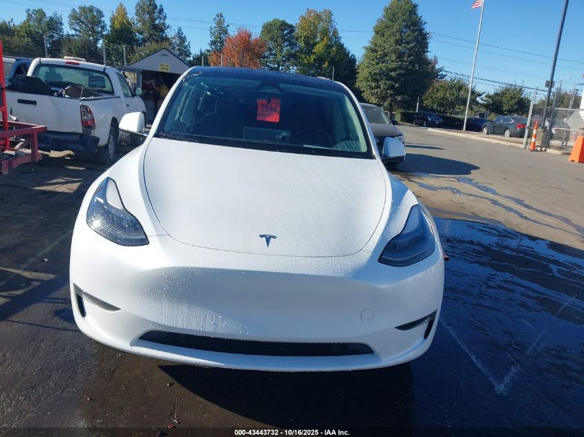 2024 Tesla Model Y Long Range Dual Motor All-Wheel Drive VIN: 7SAYGDEE5RA305213 Lot: 43443732