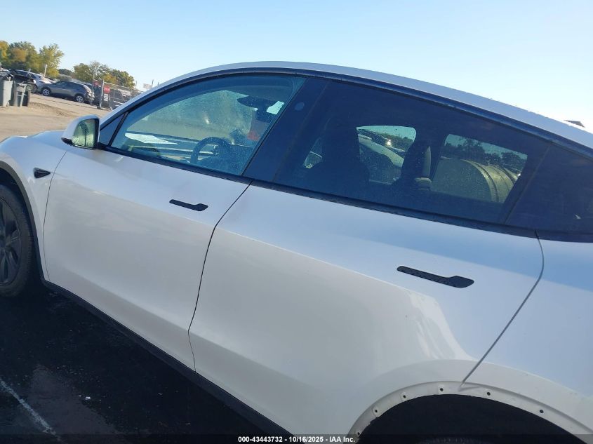 2024 Tesla Model Y Long Range Dual Motor All-Wheel Drive VIN: 7SAYGDEE5RA305213 Lot: 43443732