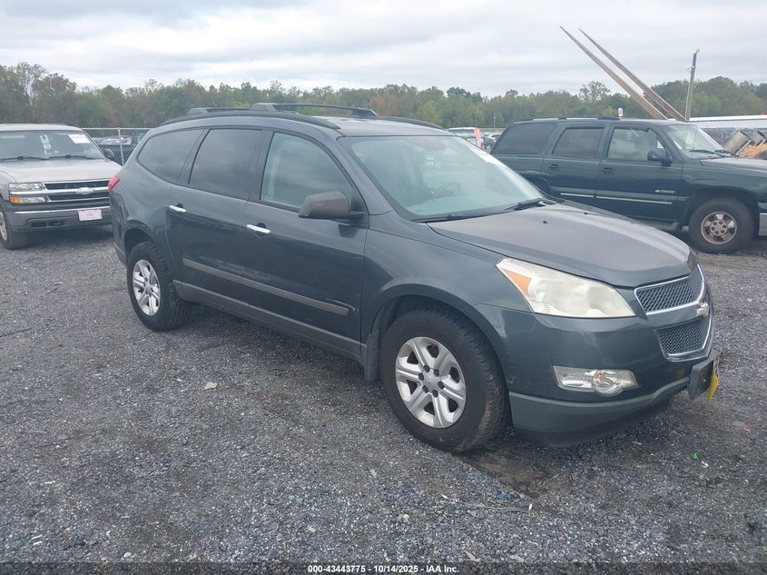 CHEVROLET TRAVERSE LS