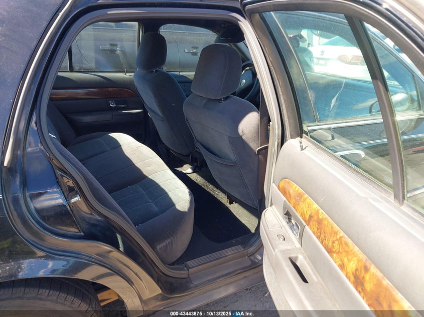 2006 Mercury Grand Marquis Gs VIN: 2MEFM74V36X613896 Lot: 43443875