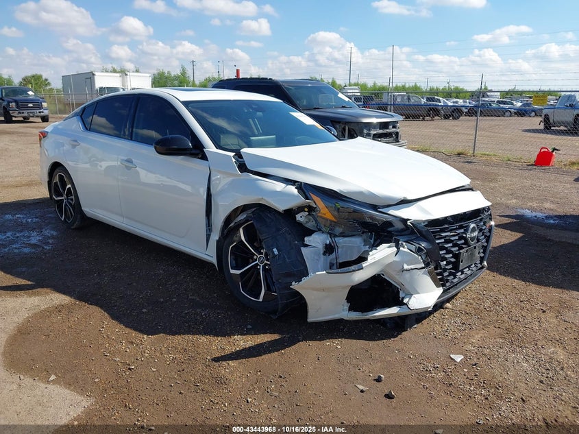 NISSAN ALTIMA SR FWD