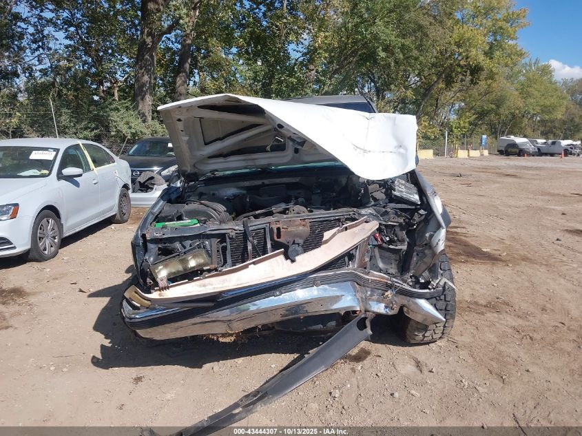 1998 Chevrolet Tahoe VIN: 3GNEK18R2WG123447 Lot: 43444307