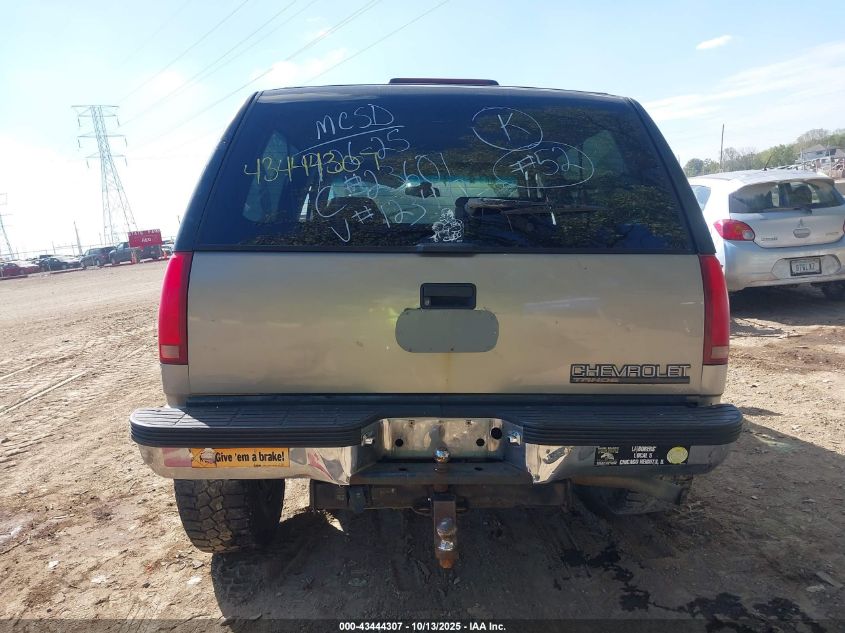 1998 Chevrolet Tahoe VIN: 3GNEK18R2WG123447 Lot: 43444307