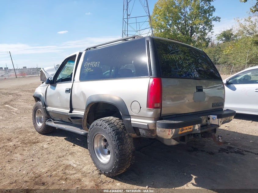 3GNEK18R2WG123447 1998 CHEVROLET TAHOE photo no. 3