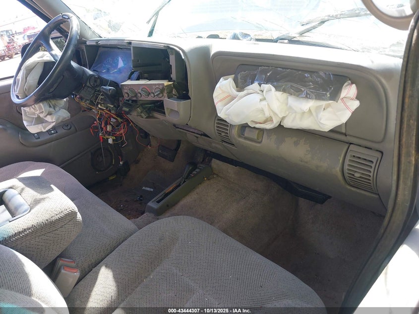 3GNEK18R2WG123447 1998 CHEVROLET TAHOE photo no. 5