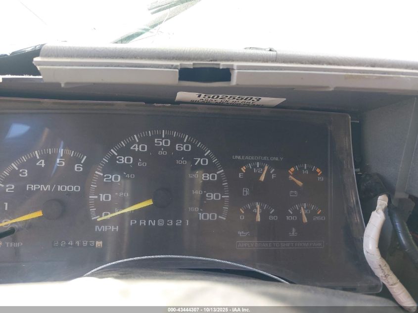 1998 Chevrolet Tahoe VIN: 3GNEK18R2WG123447 Lot: 43444307