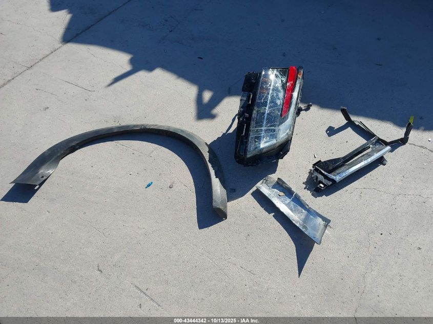 2022 NISSAN PATHFINDER SL 2WD 5N1DR3CB4NC203559