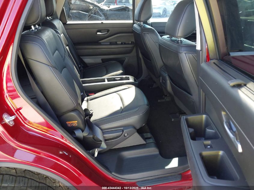 2022 NISSAN PATHFINDER SL 2WD 5N1DR3CB4NC203559