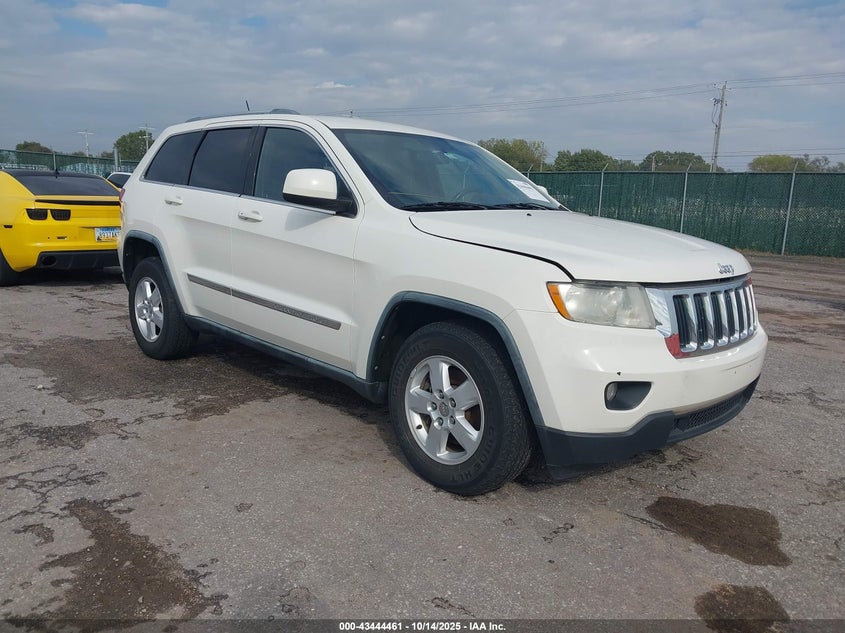 1J4RS4GG7BC564171 2011 Jeep Grand Cherokee Laredo auction photo 1