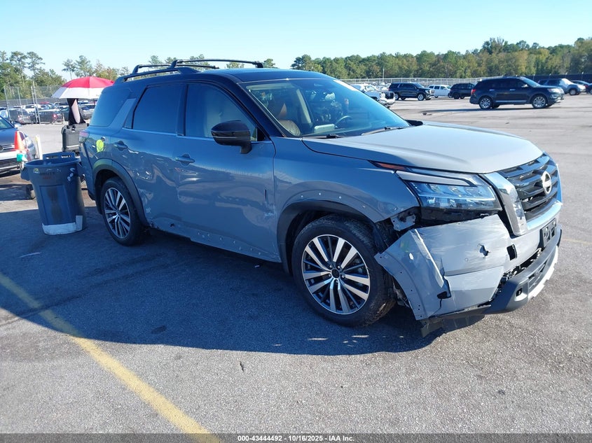 NISSAN PATHFINDER PLATINUM 2WD