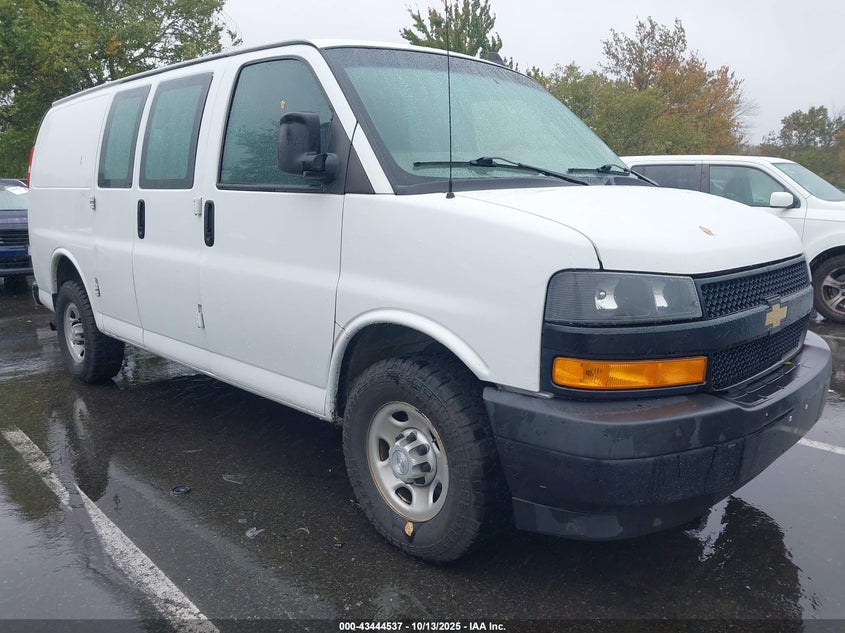 1GCWGAFP5J1333483 2018 Chevrolet Express 2500 Work Van auction photo 1